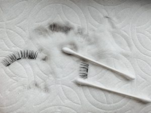 how to clean magnetic lashes